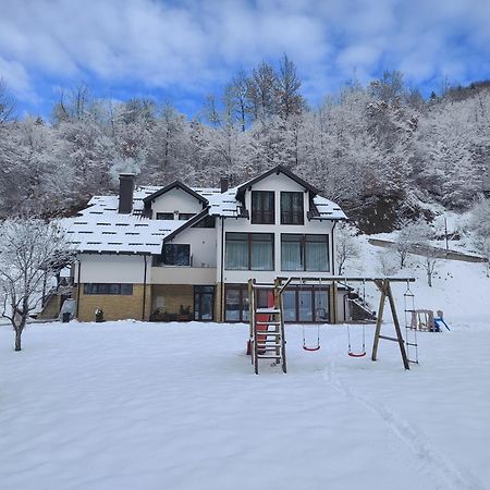 Zlatarska Dolina Bed & Breakfast Nova Varos Exterior photo