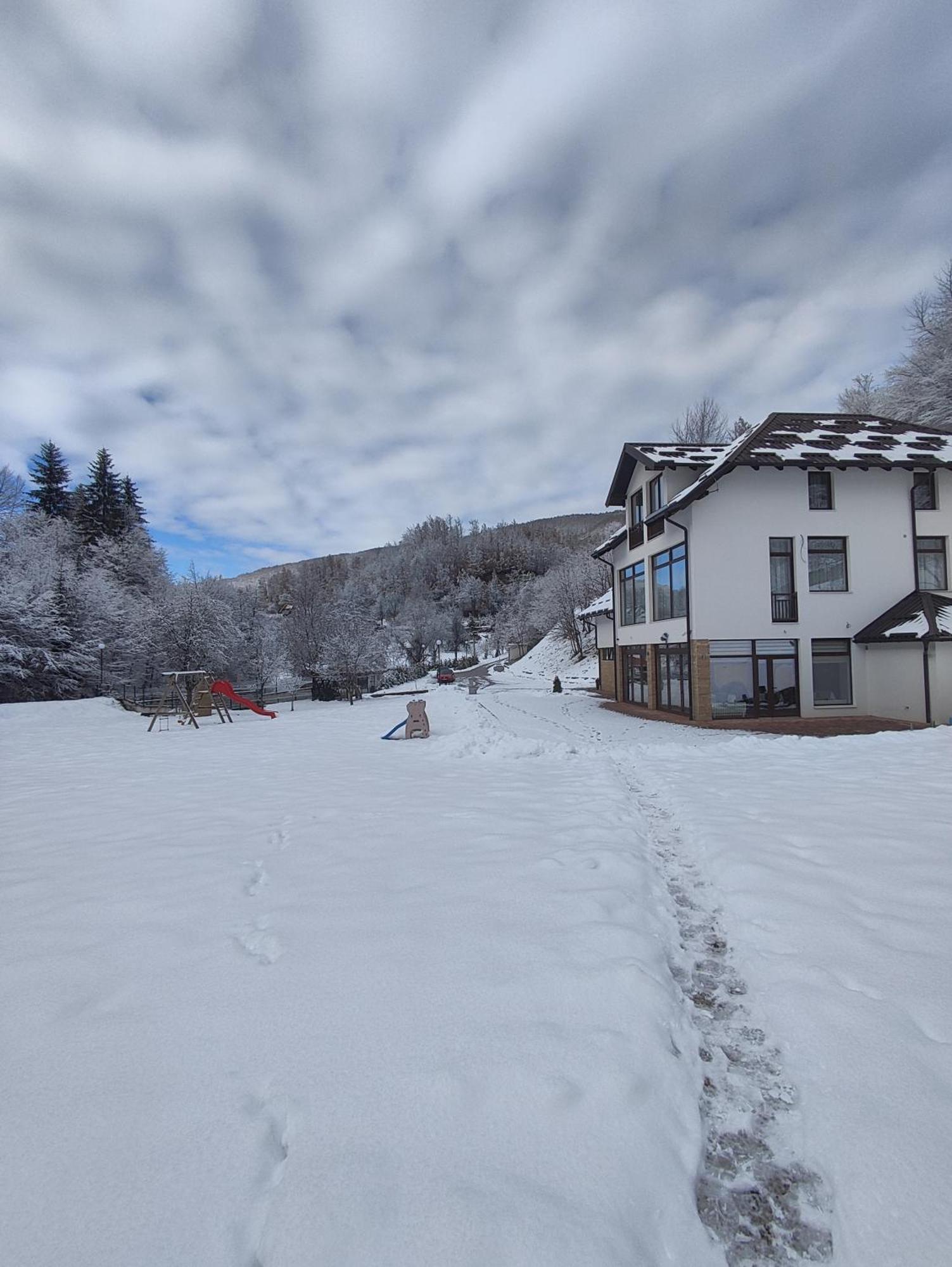 Zlatarska Dolina Bed & Breakfast Nova Varos Exterior photo